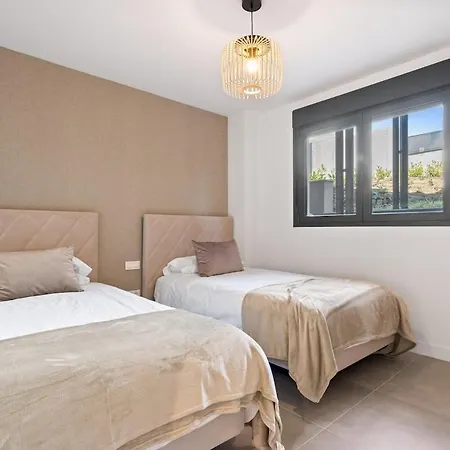 아파트 Oasis 325 With Private Garden & Wellnes