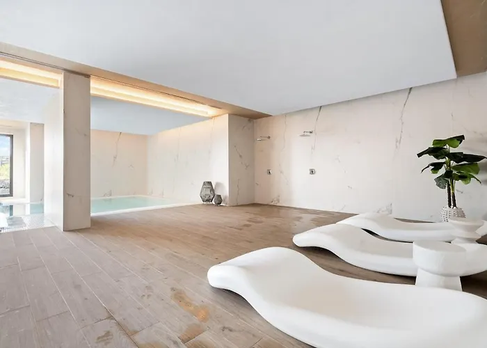 Apartment Oasis 325 With Private Garden & Wellnes Estepona