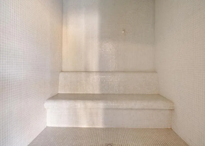 Oasis 325 With Private Garden & Wellnes Estepona