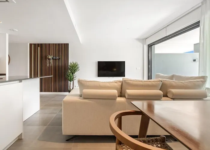 Oasis 325 With Private Garden & Wellnes * Estepona