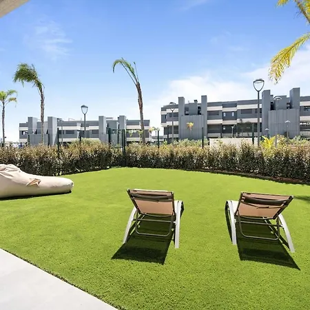 Oasis 325 With Private Garden & Wellnes דירה