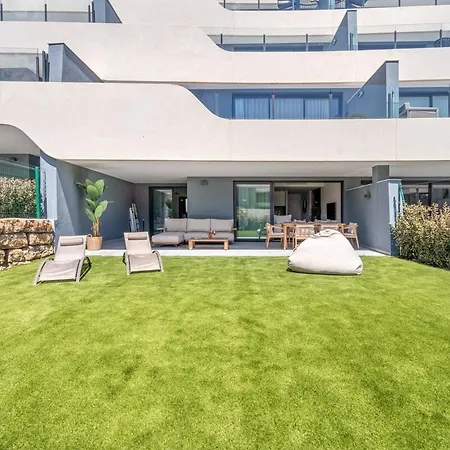 Oasis 325 With Private Garden & Wellnes