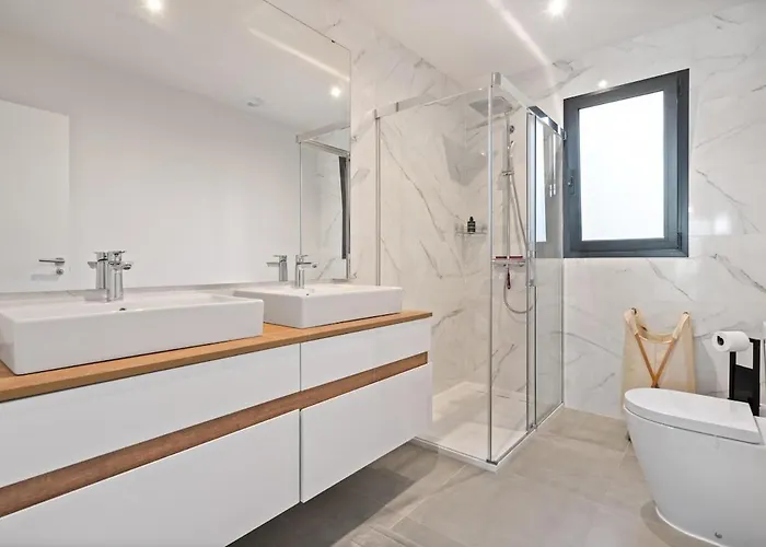 Oasis 325 With Private Garden & Wellnes דירה