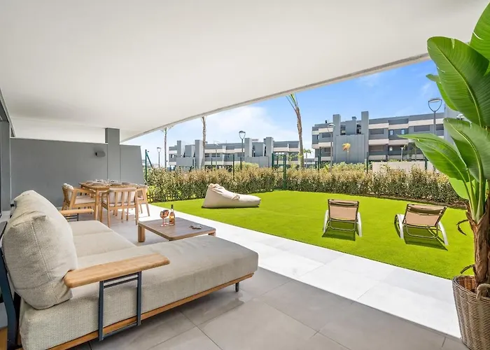 Oasis 325 With Private Garden & Wellnes דירה