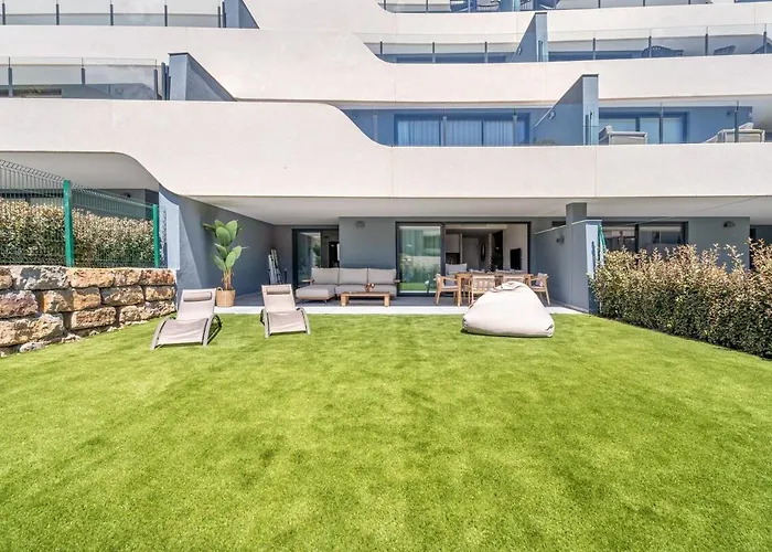 Oasis 325 With Private Garden & Wellnes